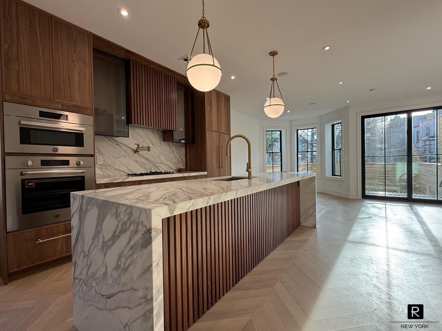 490 Irving Avenue Brooklyn, NY 11237 - Photo 6 of 20