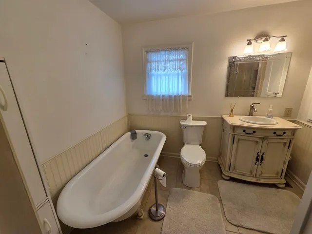 $319,500 | 110 West Connell Street, Unit 104 W CONNELL SHOP, Tekoa, WA 99033