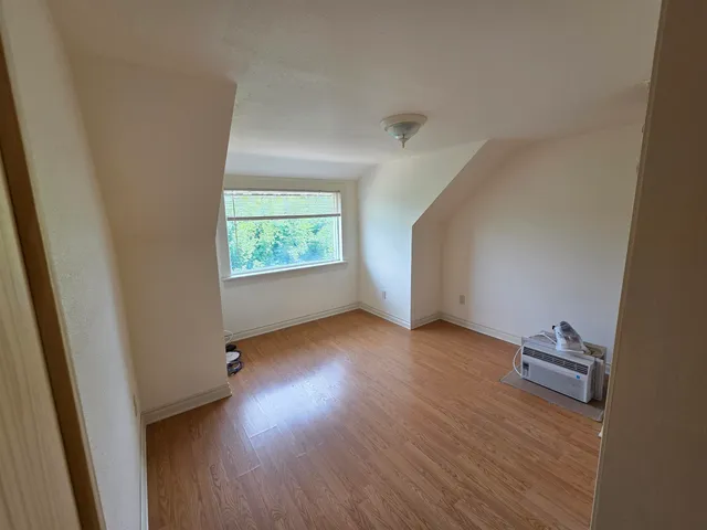 $319,500 | 110 West Connell Street, Unit 104 W CONNELL SHOP, Tekoa, WA 99033