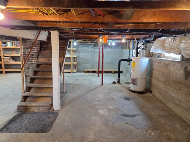 $319,500 | 110 West Connell Street, Unit 104 W CONNELL SHOP, Tekoa, WA 99033