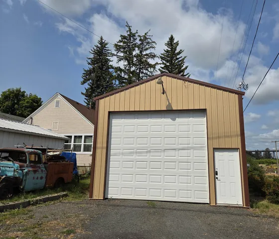 $319,500 | 110 West Connell Street, Unit 104 W CONNELL SHOP, Tekoa, WA 99033