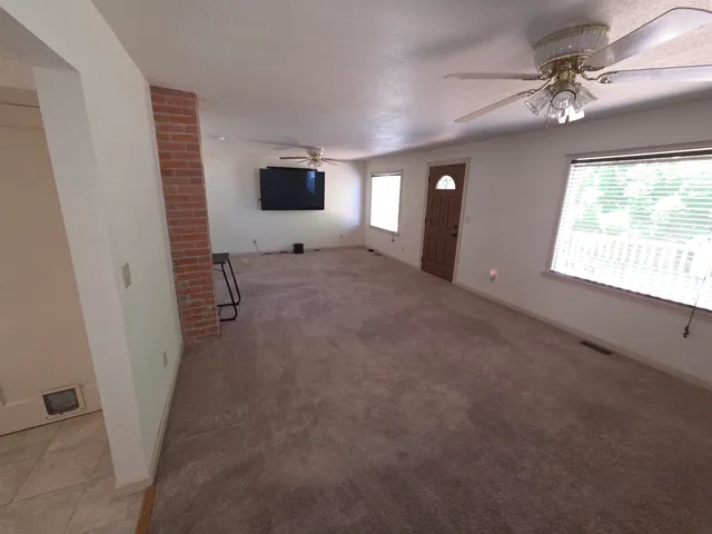 $319,500 | 110 West Connell Street, Unit 104 W CONNELL SHOP, Tekoa, WA 99033