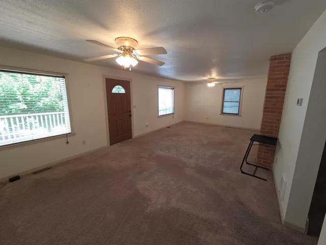 $319,500 | 110 West Connell Street, Unit 104 W CONNELL SHOP, Tekoa, WA 99033