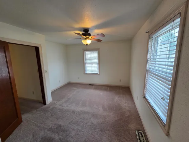 $319,500 | 110 West Connell Street, Unit 104 W CONNELL SHOP, Tekoa, WA 99033