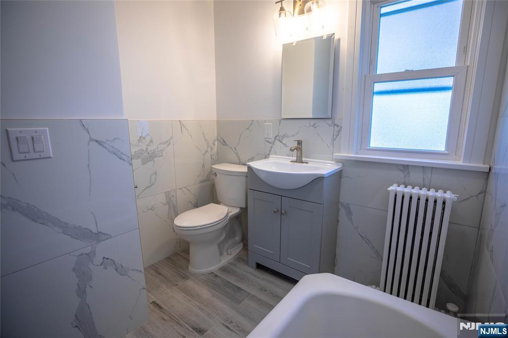 31 Spring Valley Avenue, Unit WHOLE HOUSE Paramus, NJ 07652 - Photo 16 of 31