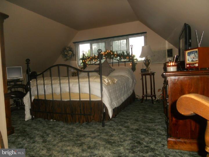 38 Queen Lily Road Levittown, PA 19057 - Photo 9 of 13 Bedroom
