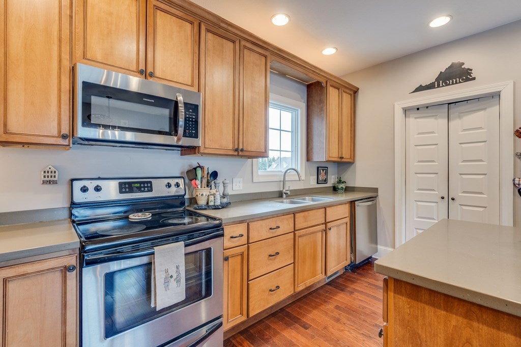 132 Hollyridge Road Glade Spring, VA 24340 - Photo 11 of 35 Gallery Image 11