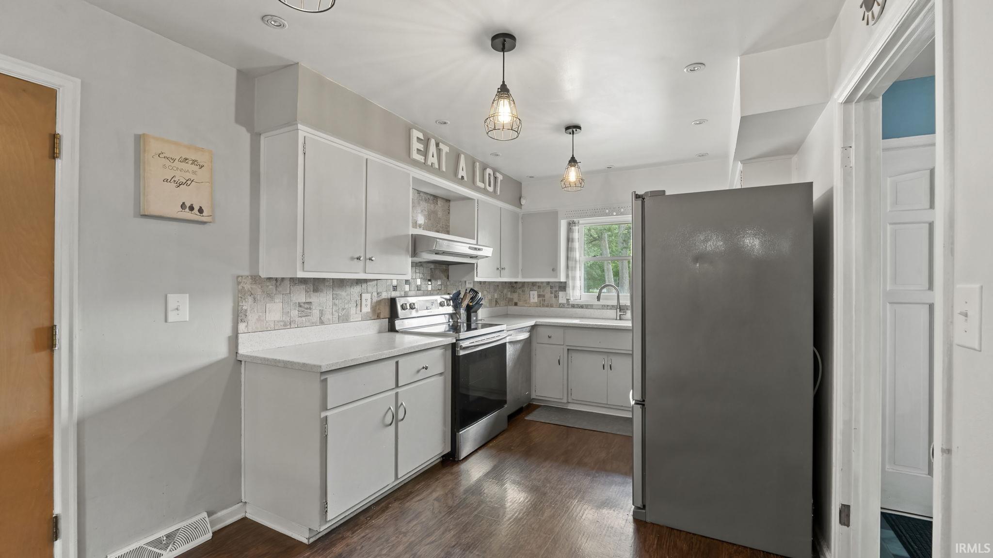 419 Stuart Circle Anderson, IN 46012 - Photo 11 of 36