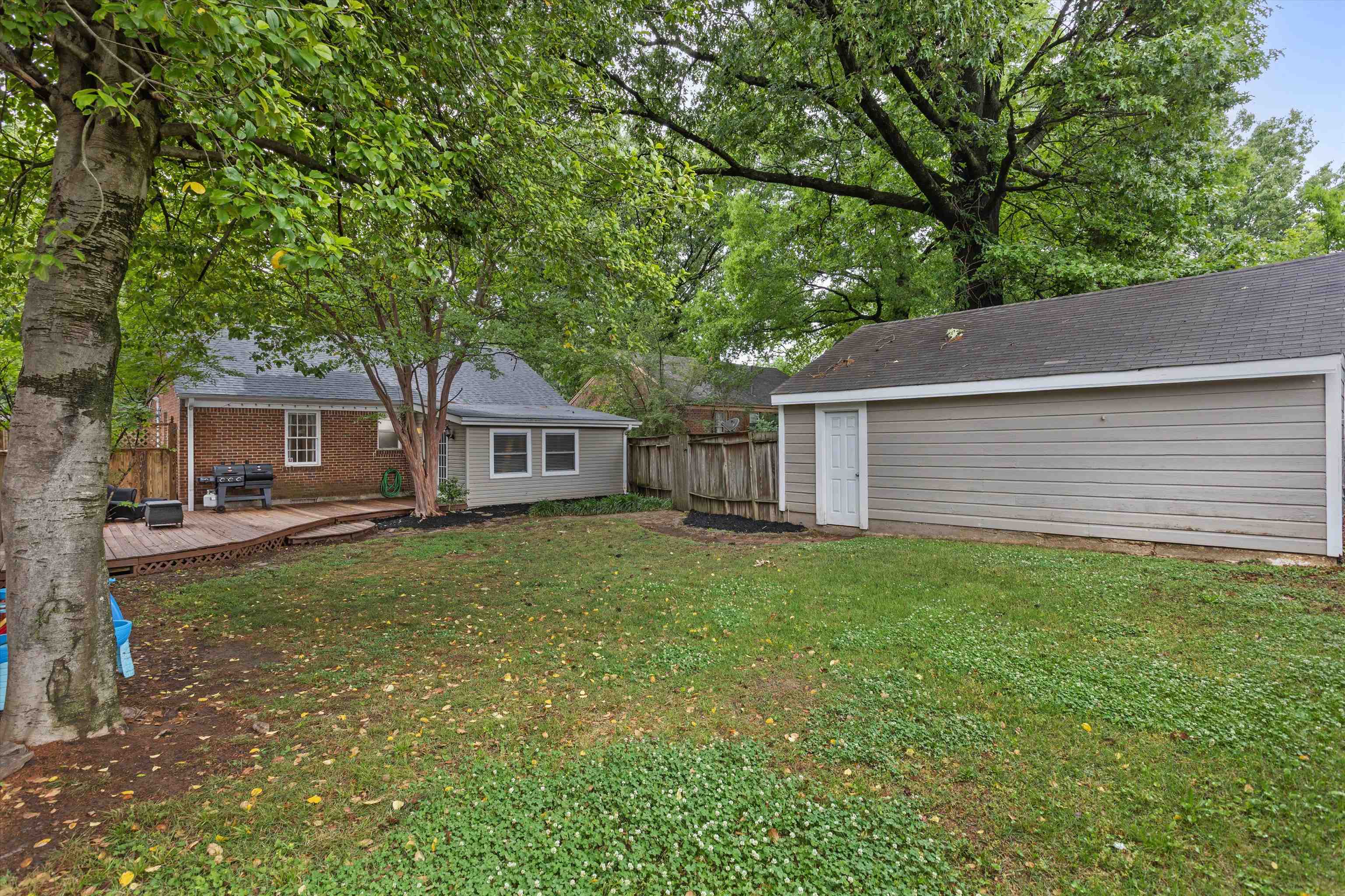 100 South Greer Street Memphis, TN 38111 - Photo 23 of 26 a house view with a garden space