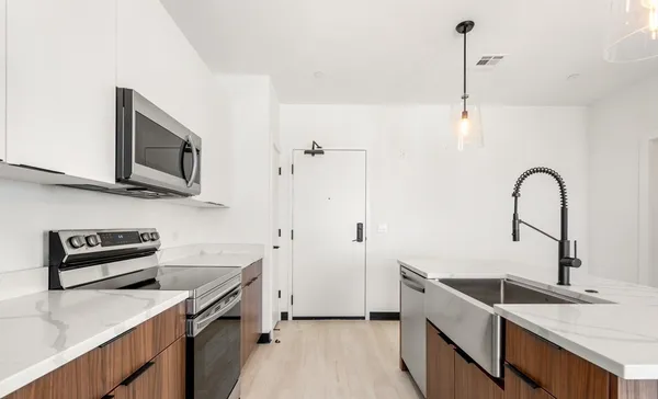 $2,200 | 600 Broadway, Unit 313, Chelsea, MA 02150