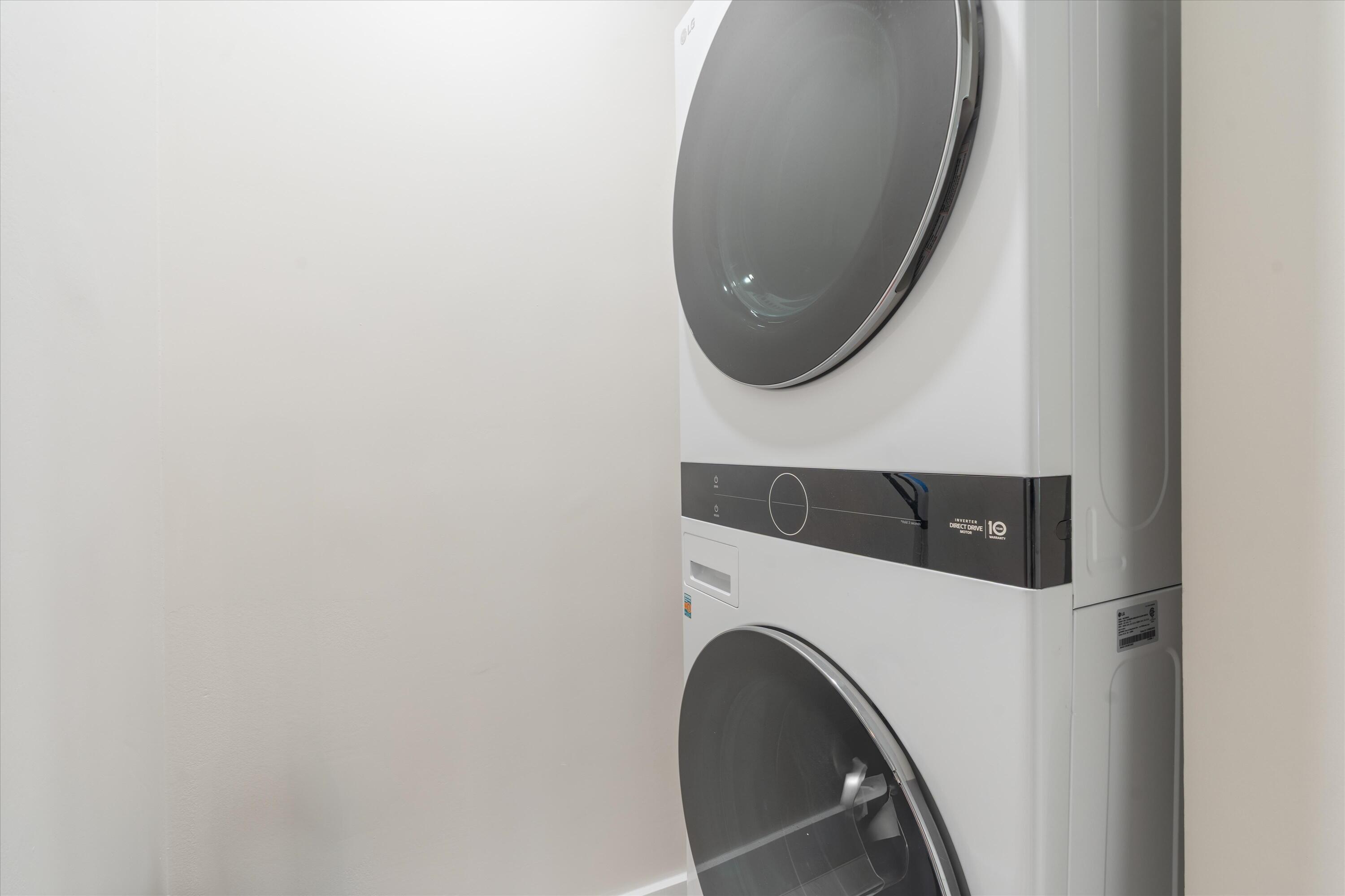 29 Stratford Lane West, Unit D Boynton Beach, FL 33436 - Photo 15 of 42 In-Unit Laundry