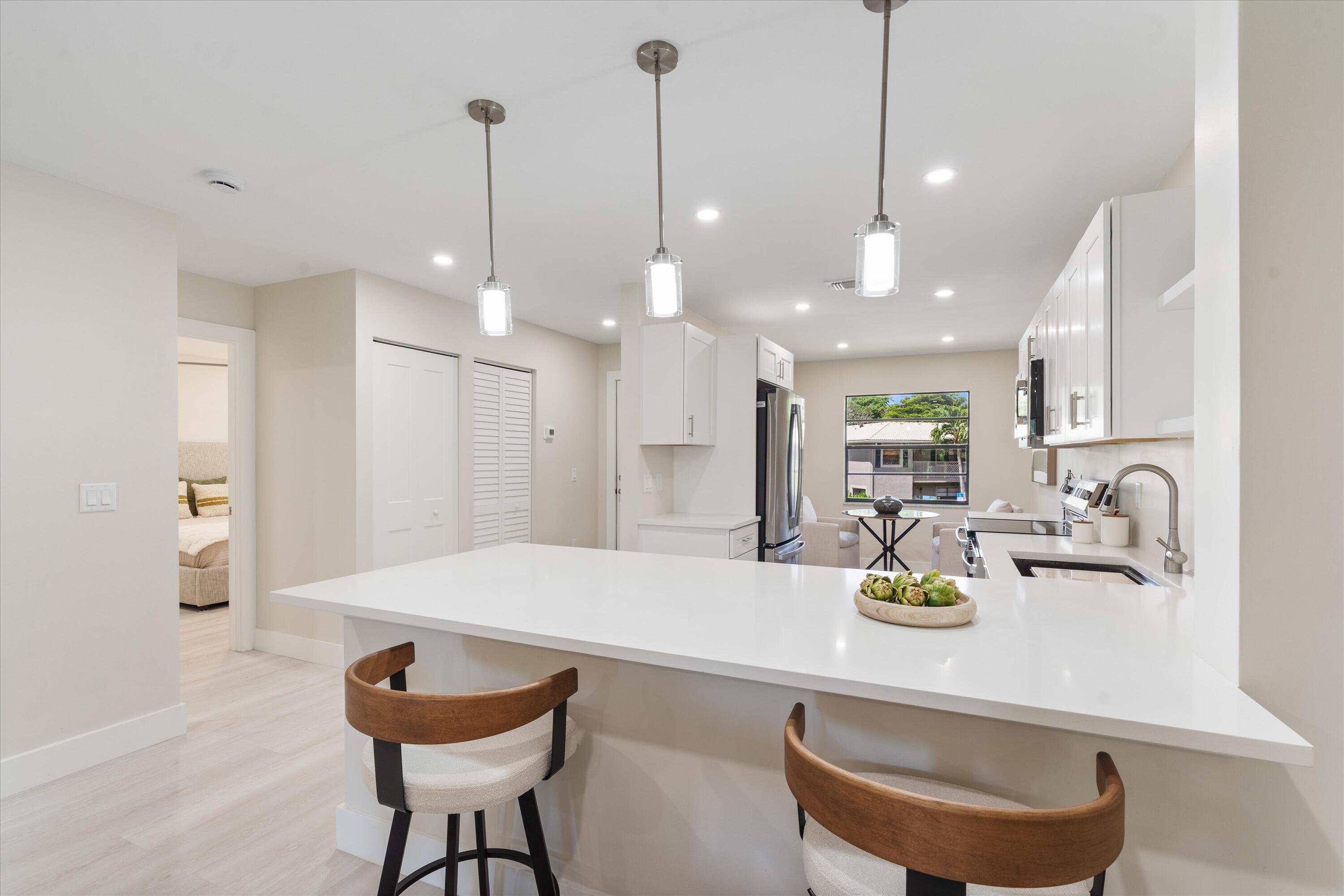 29 Stratford Lane West, Unit D Boynton Beach, FL 33436 - Photo 4 of 42 Kitchen