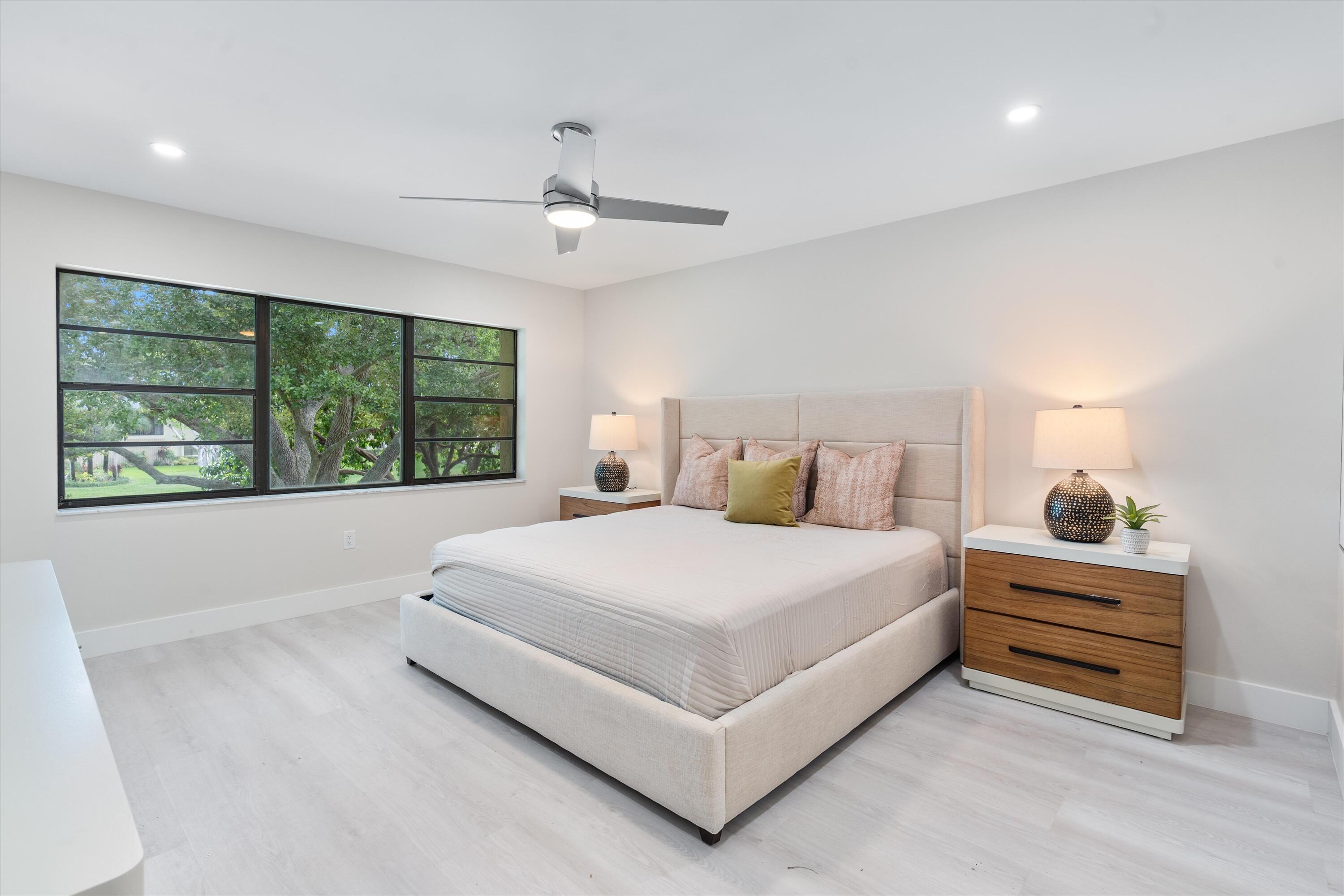 29 Stratford Lane West, Unit D Boynton Beach, FL 33436 - Photo 8 of 42 Primary Suite