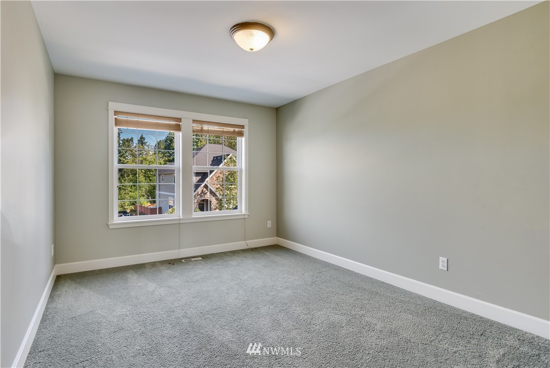 711 South 36th Place Renton, WA 98055 - Photo 14 of 23