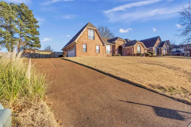 $360,000 | 4936 Rivercrest Lane, Bartlett, TN 38135