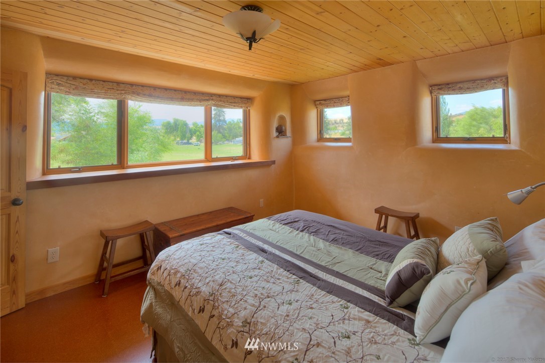 620 Twisp-Winthrop Eastside Road Winthrop, WA 98862 - Photo 17 of 25 Gallery Image 17