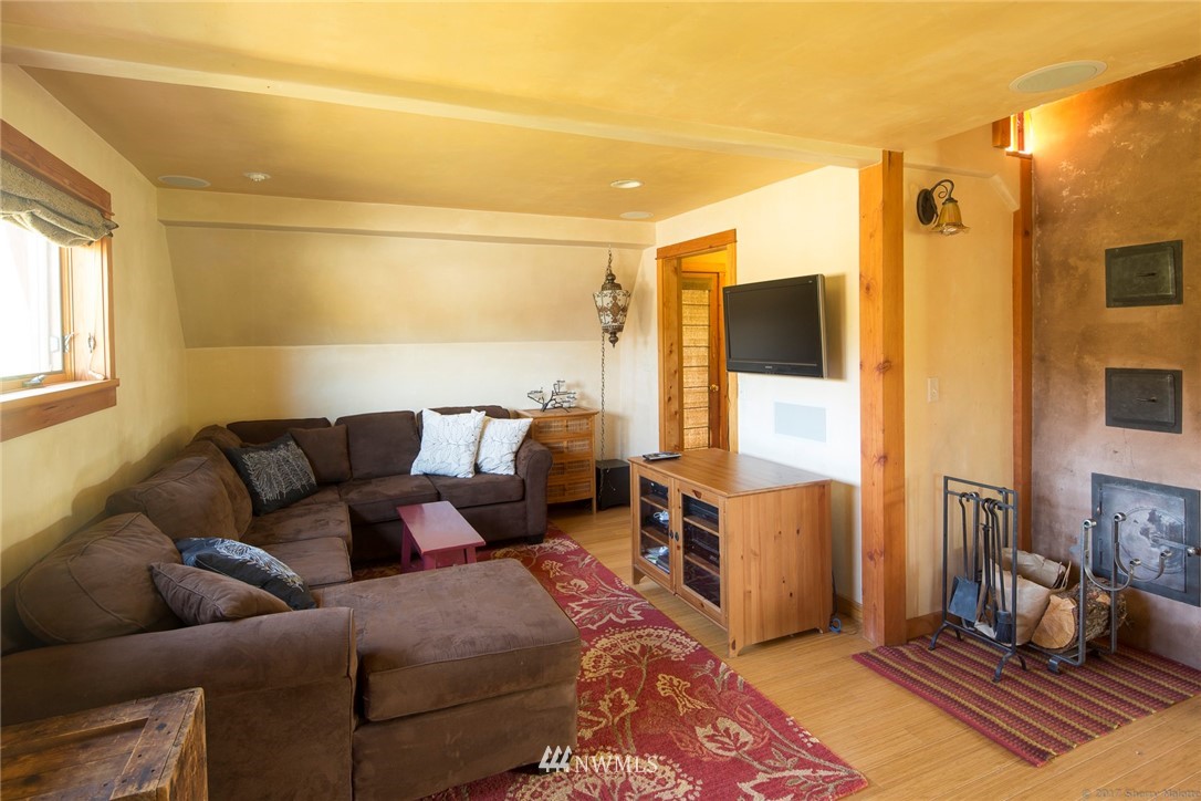 620 Twisp-Winthrop Eastside Road Winthrop, WA 98862 - Photo 5 of 25 Gallery Image 5