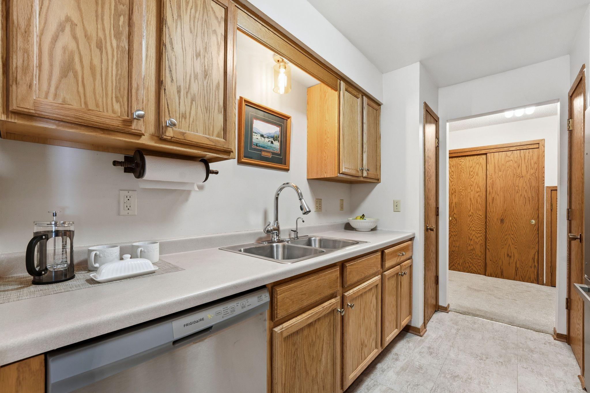 2220 Midland Grove Road, Unit 112 Roseville, MN 55113 - Photo 15 of 25