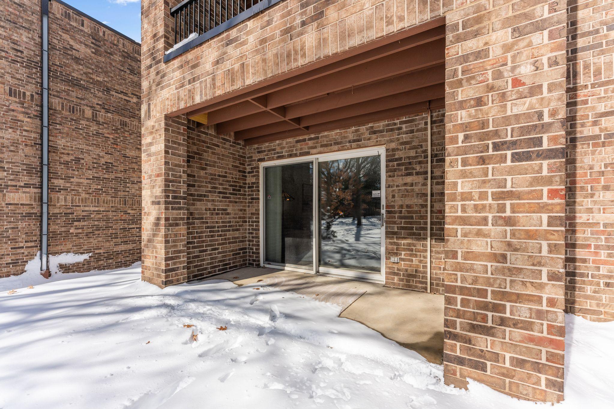 2220 Midland Grove Road, Unit 112 Roseville, MN 55113 - Photo 2 of 25