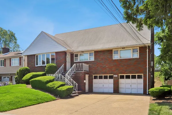 $929,000 | 355 Chestnut Avenue, South Hackensack, NJ 07606