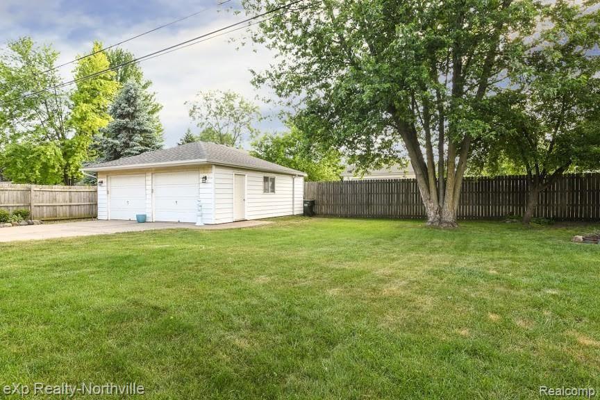 2722 Culbertson Avenue Rochester Hills, MI 48307 - Photo 37 of 44