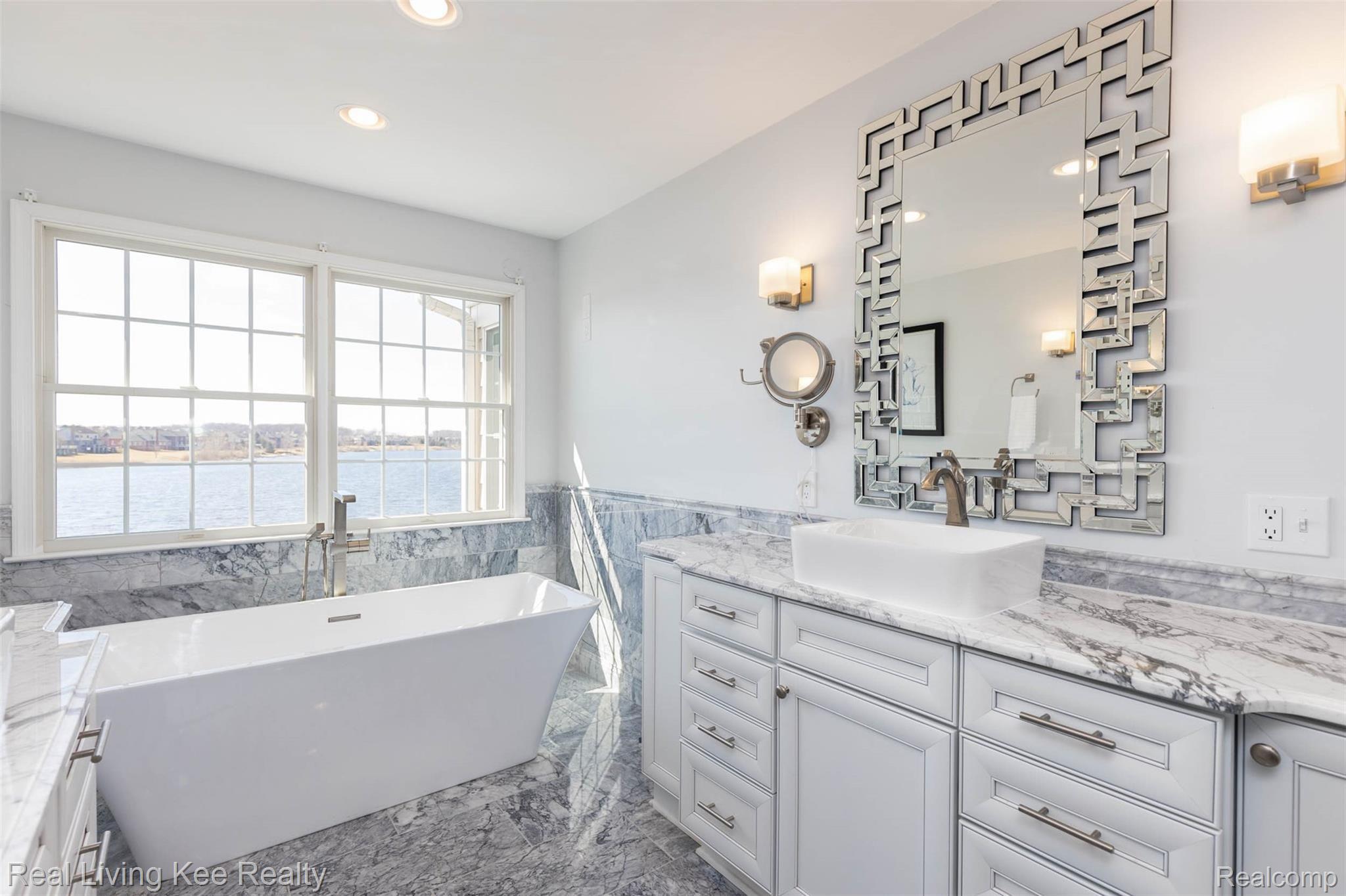 24775 Reeds Pointe Drive Novi, MI 48374 - Photo 25 of 38 24775 Reeds Pointe Dr-31.jpg
