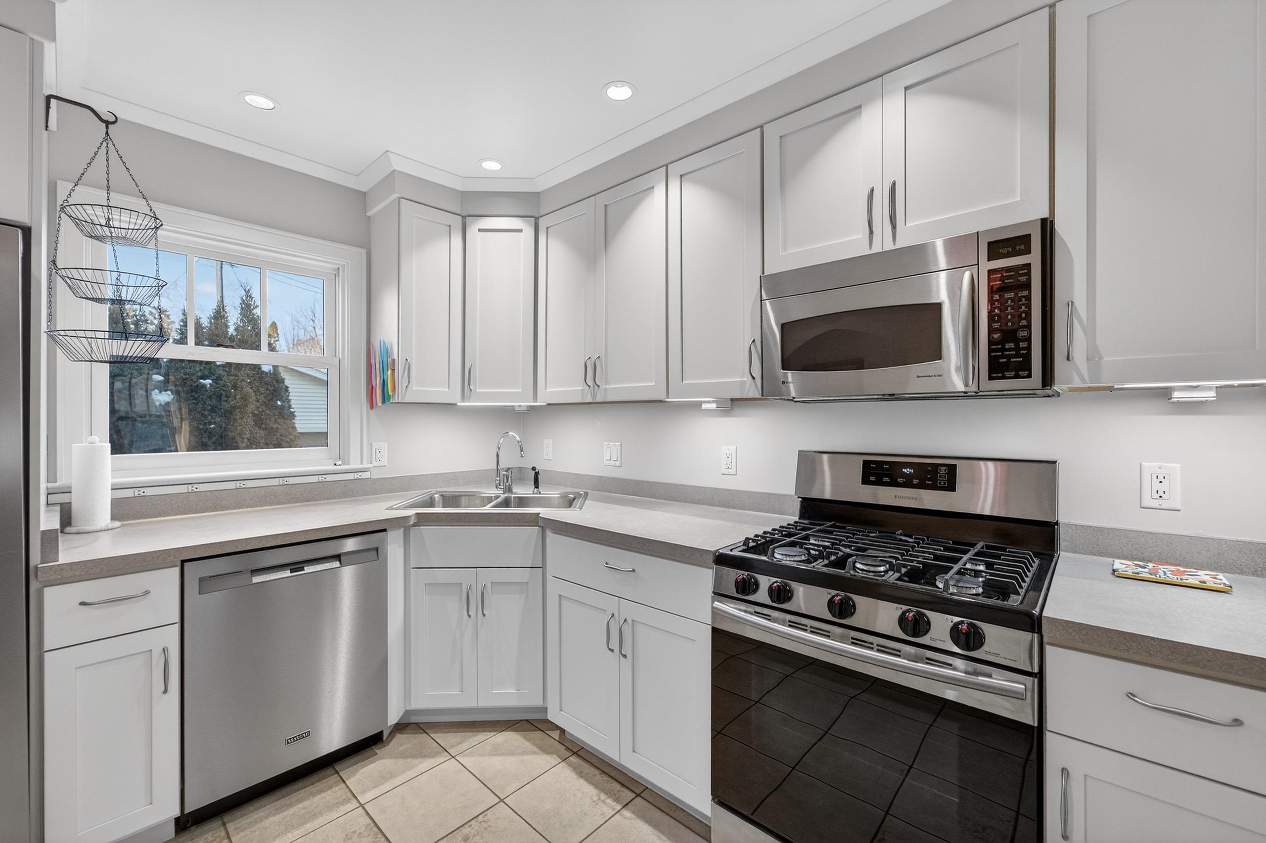 2838 Stevens Street Madison, WI 53705 - Photo 17 of 47