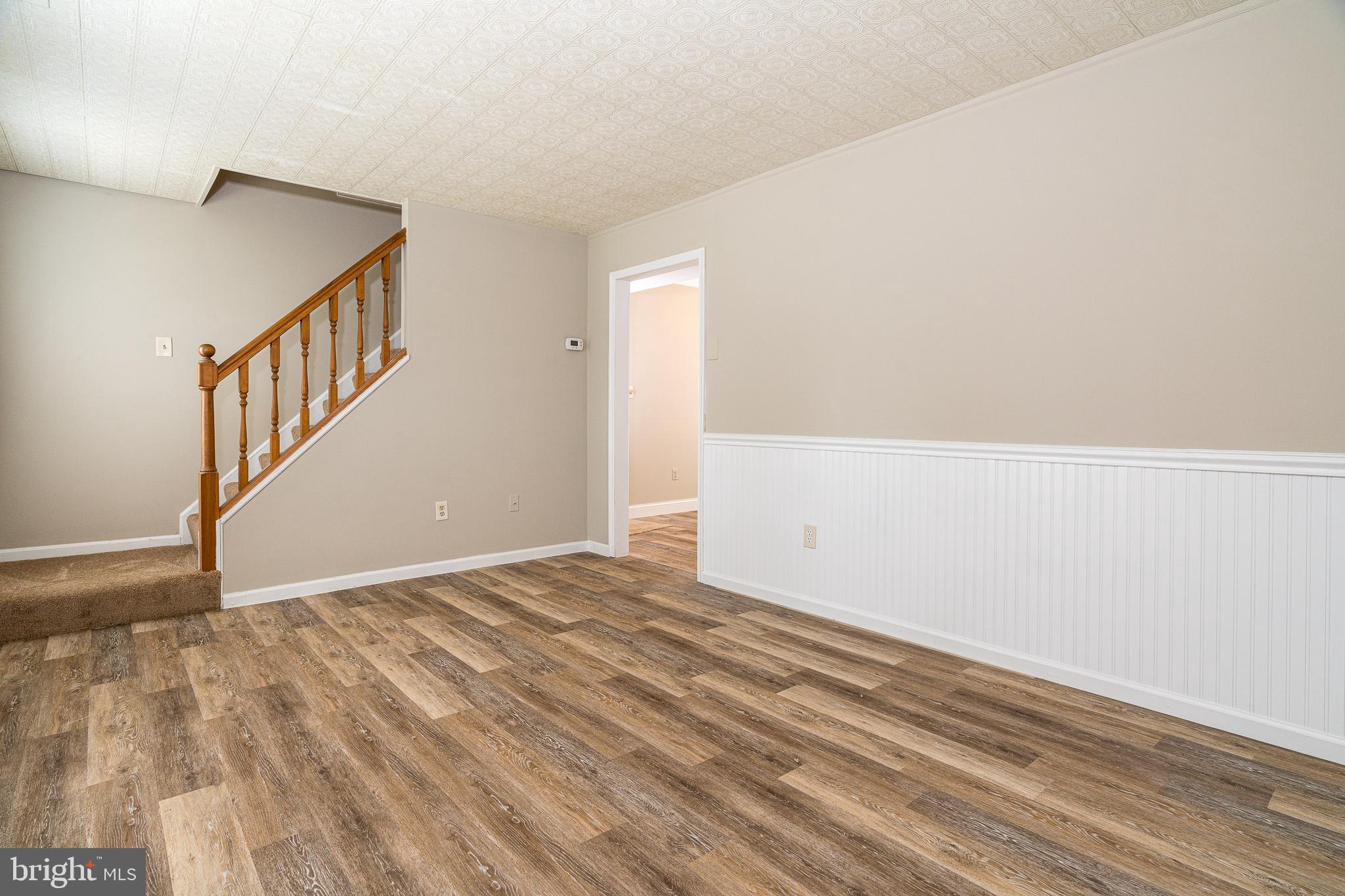 19 Winding Way Lititz, PA 17543 - Photo 3 of 28