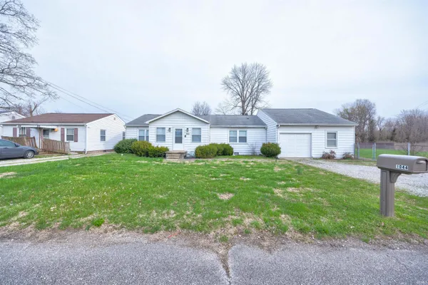 $190,000 | 1044 Vanderburgh Avenue, Evansville, IN 47711