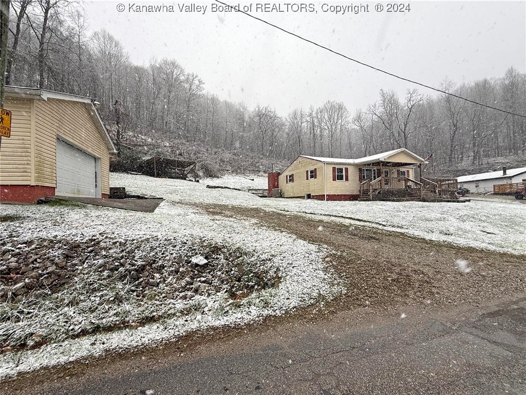1268 Angel Fork Road St. Albans, WV 25177 - Photo 5 of 50 Gallery Image 5