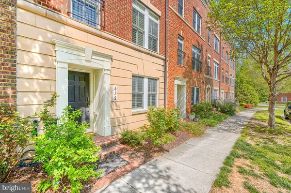 $3,600 | 432 Grand Street, Gaithersburg, MD 20878