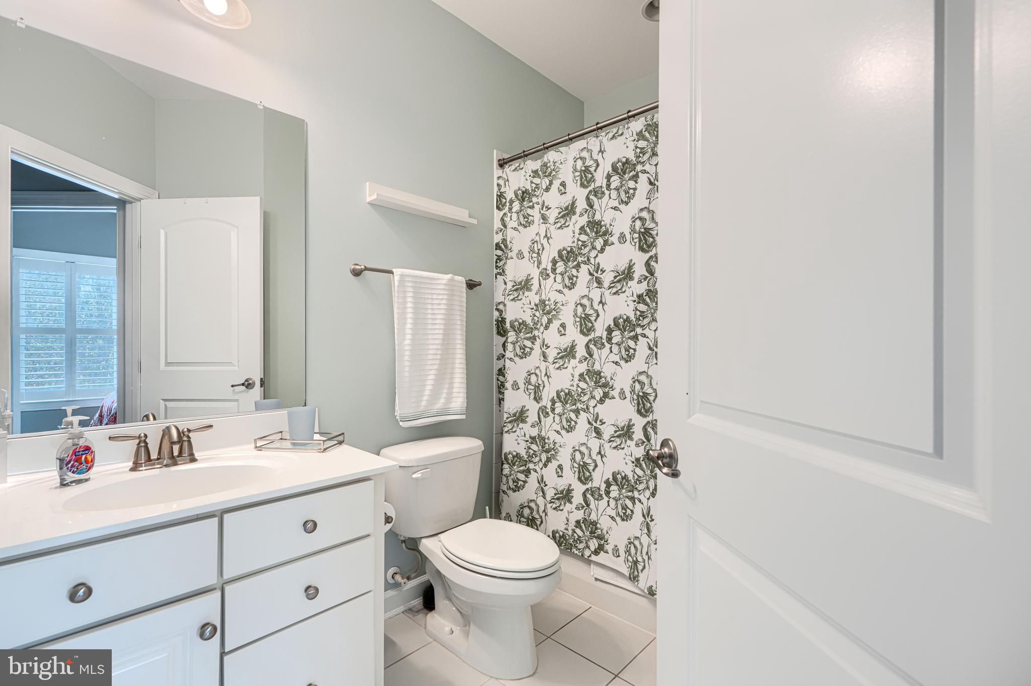 432 Grand Street Gaithersburg, MD 20878 - Photo 28 of 48 a bathroom with a sink toilet and shower