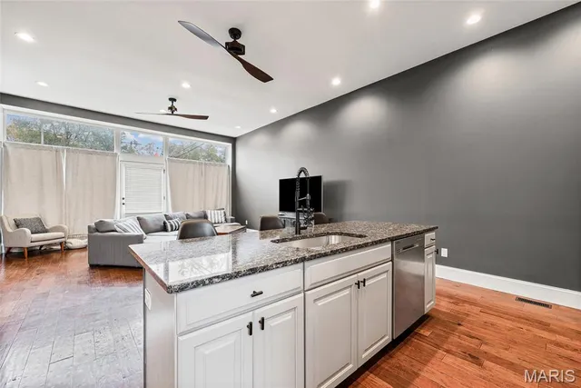 $295,000 | 4418 Connecticut Street, St. Louis, MO 63116