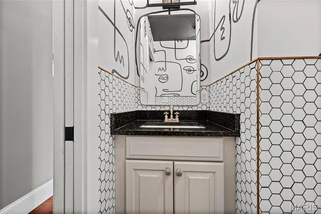 $295,000 | 4418 Connecticut Street, St. Louis, MO 63116