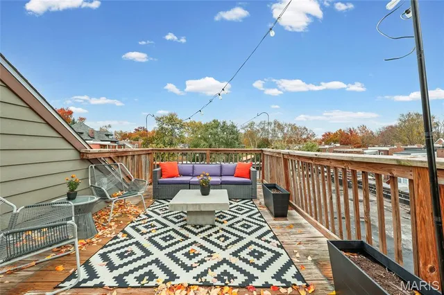 $295,000 | 4418 Connecticut Street, St. Louis, MO 63116