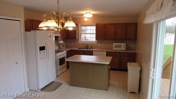 10233 Heather Ridge Court Goodrich, MI 48438 - Photo 11 of 27 IMG_8460.jpg