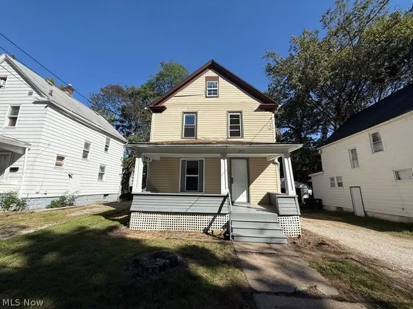 $1,150 | 1017 La Croix Avenue, Akron, OH 44307