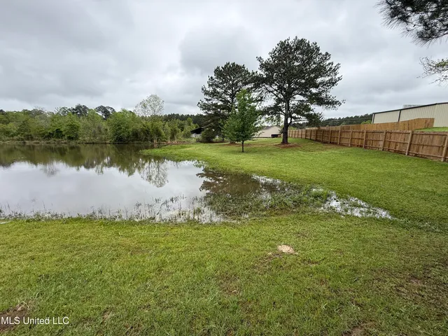 $125,000 | 1102 Highway 35, Carthage, MS 39051