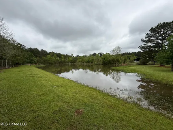 $125,000 | 1102 Highway 35, Carthage, MS 39051