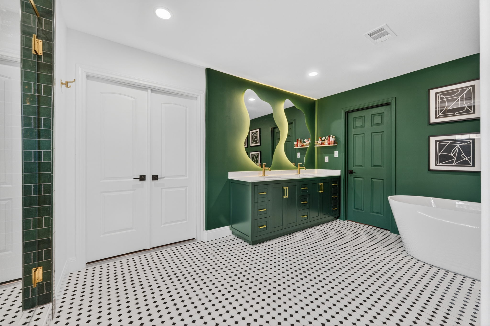 117 Lakota Pass Austin, TX 78738 - Photo 8 of 18 Updated primary bathroom.