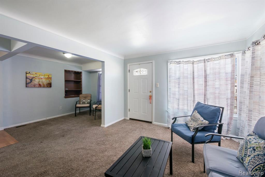 7739 Rosedale Boulevard Allen Park, MI 48101 - Photo 5 of 28