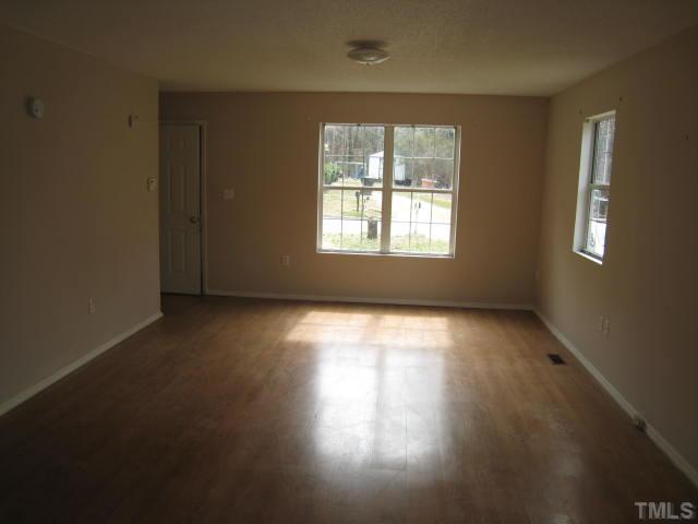 6512 Lincolnville Road Raleigh, NC 27607 - Photo 3 of 6 Family Room