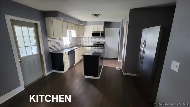 $292,500 | 501 South Oak Street, Versailles, MO 65084