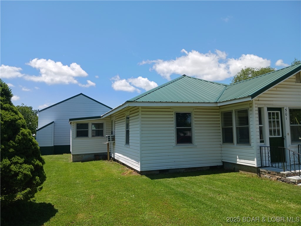 501 South Oak Street Versailles, MO 65084 - Photo 2 of 52