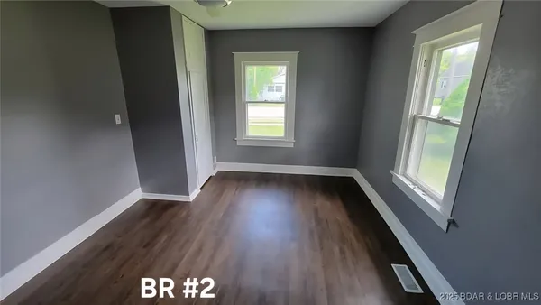 $286,000 | 501 South Oak Street, Versailles, MO 65084