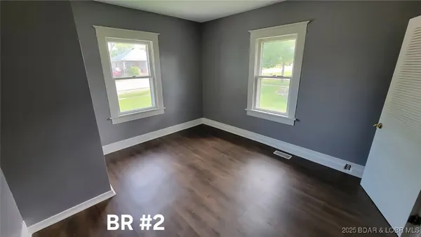 $286,000 | 501 South Oak Street, Versailles, MO 65084