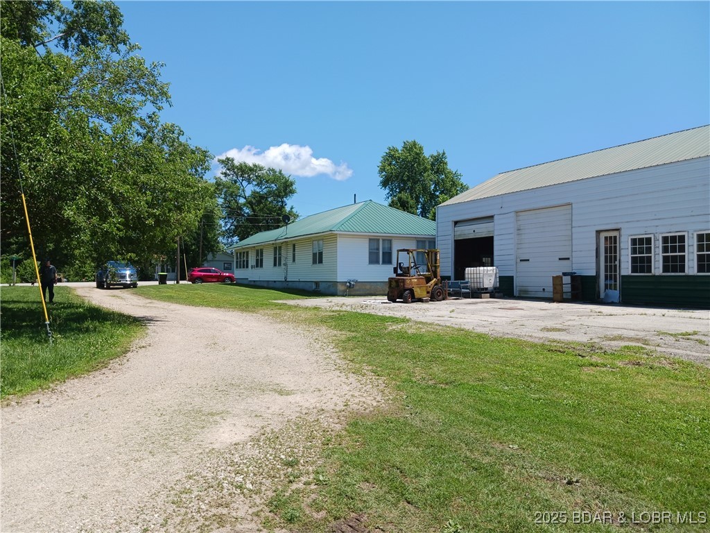 501 South Oak Street Versailles, MO 65084 - Photo 42 of 52