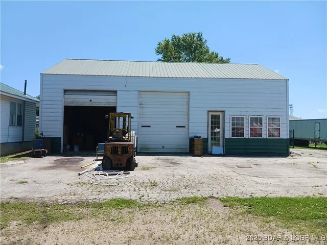 $292,500 | 501 South Oak Street, Versailles, MO 65084