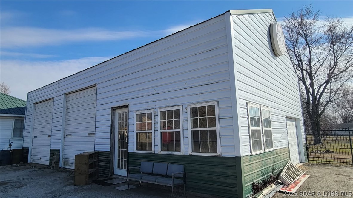 501 South Oak Street Versailles, MO 65084 - Photo 44 of 52