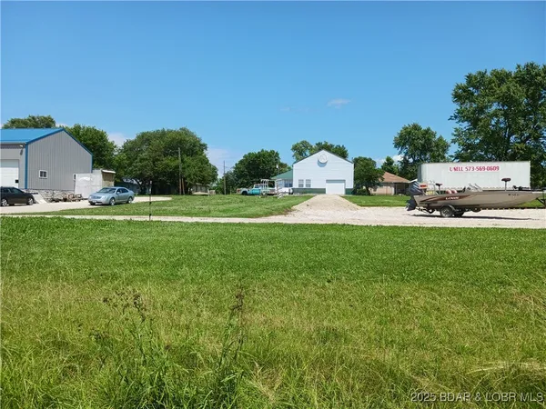 $286,000 | 501 South Oak Street, Versailles, MO 65084